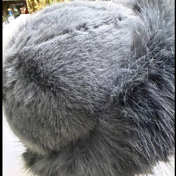 Women’s Elegant Gray Faux Fur Winter Hat - Picture 5 of 8